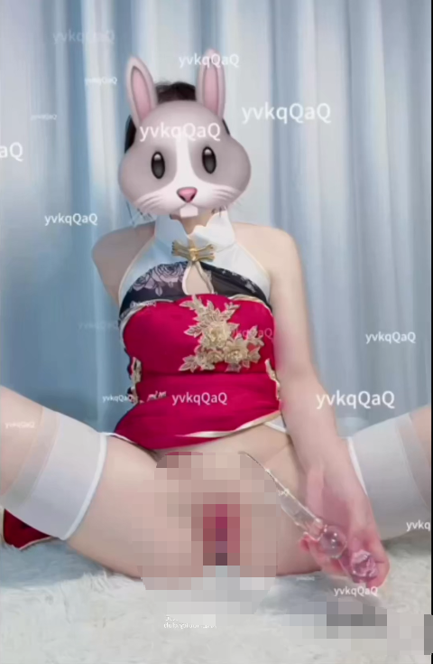 i萌萌犬 赚钱养小狗 推特yvkqQaQ 520门槛流出cos柴郡+中野二奶自慰 【2V 749MB】